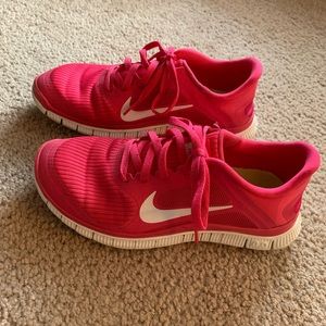 NIKE FREE RUN 4.0 SIZE 6 HOT PINK